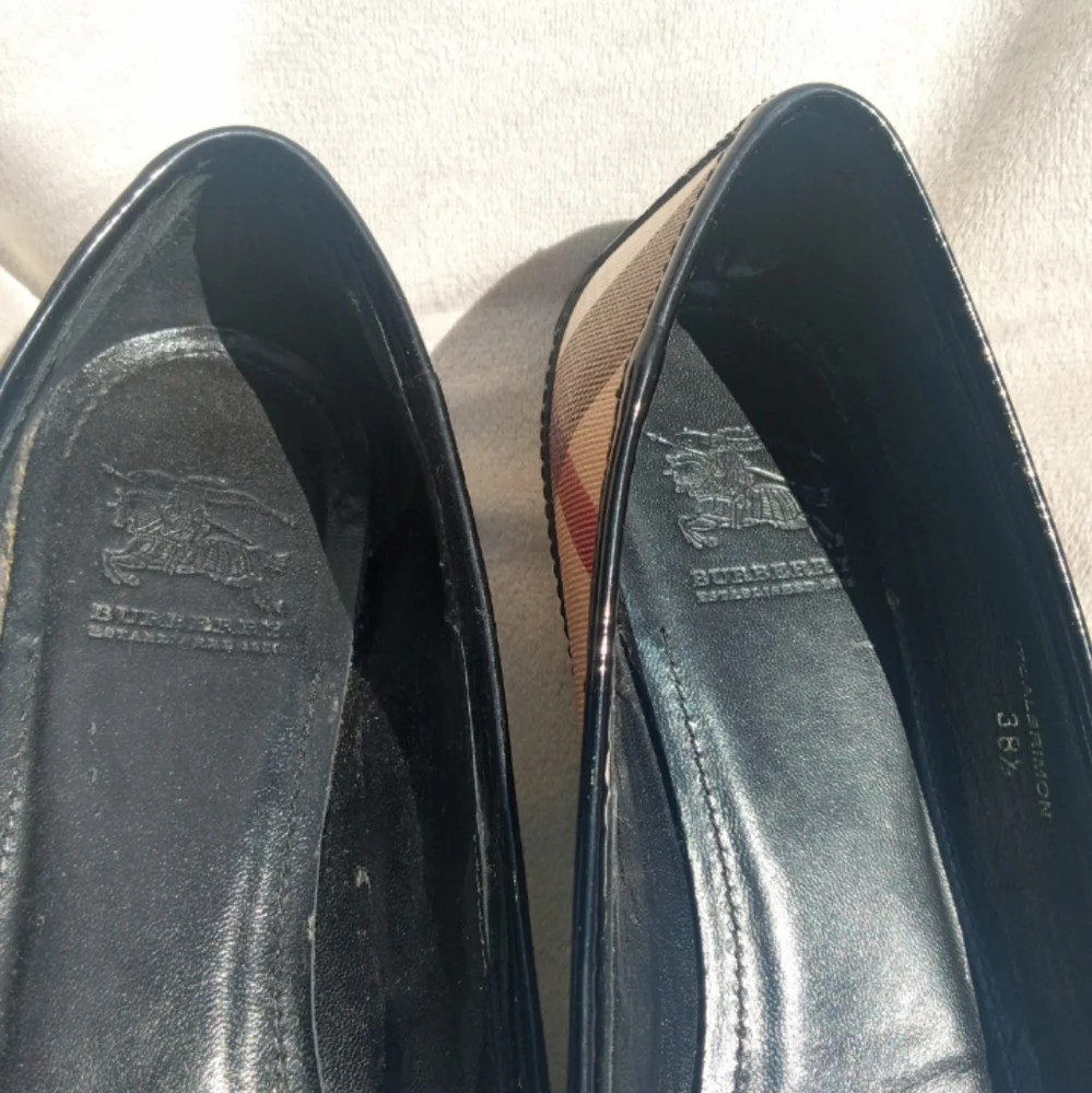 Burberry - Picture 3 of 11